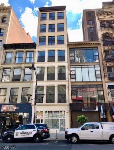 192 Market St, Newark, NJ 07102