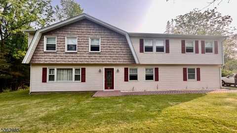 89 Mackerley Rd, Kearny, NJ 07860