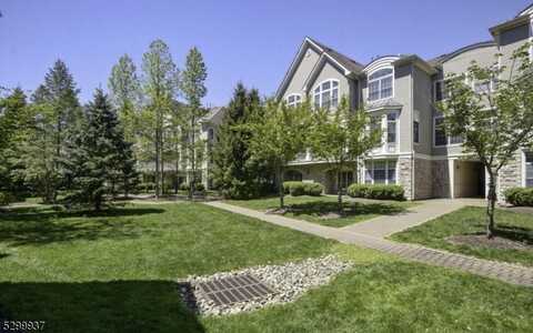 511 Kensington Ln, Livingston, NJ 07039