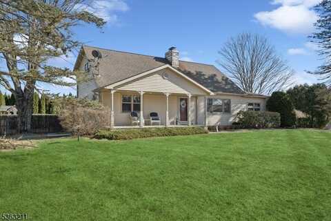 9 Highview Dr, Vernon, NJ 07460