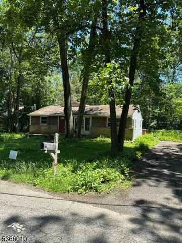 508 Tahama Rd, Vernon, NJ 07422