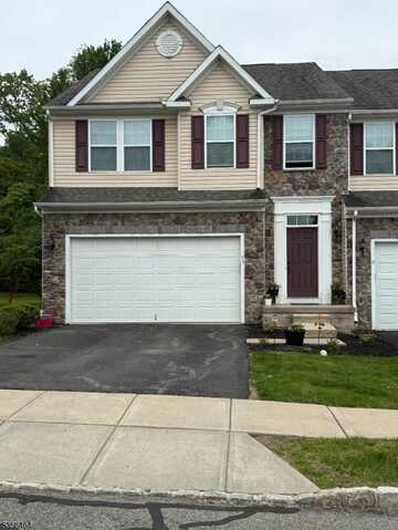 53 Washington Square Cir, Washington, NJ 07882