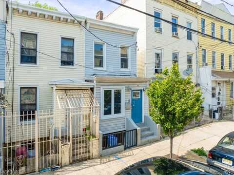 141 Van Horne St, Jersey City, NJ 07304