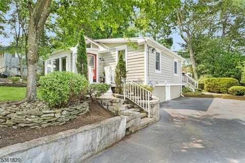 20 Innis Ave, Hopatcong, NJ 07843