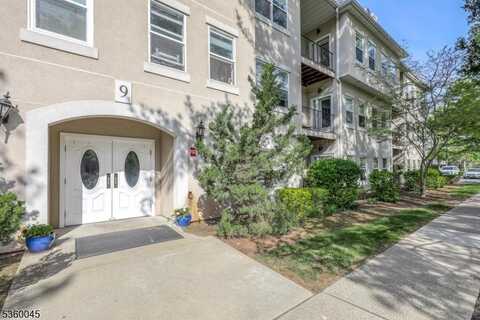 901 Burgundy Way, Wayne, NJ 07470