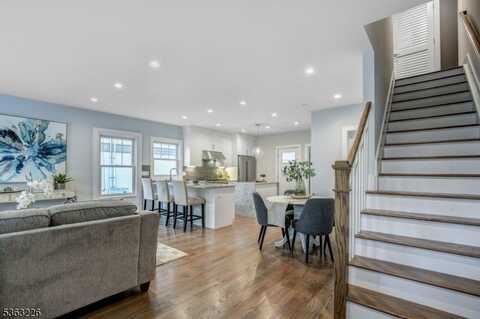 35 Spring St, Millburn, NJ 07041