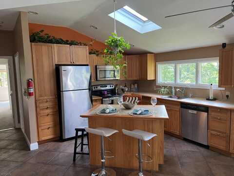 139 W Shore Trl, Sparta, NJ 07871