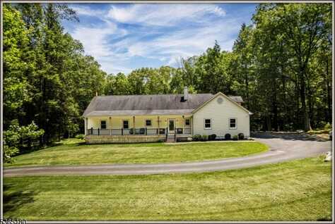 942 Stillwater Rd, Stillwater, NJ 07860
