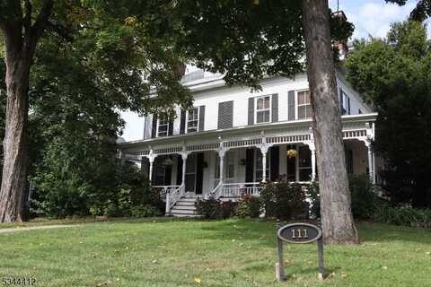 111 Center St, Clinton, NJ 08809