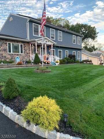 74 Longview Ave, Whippany, NJ 07034