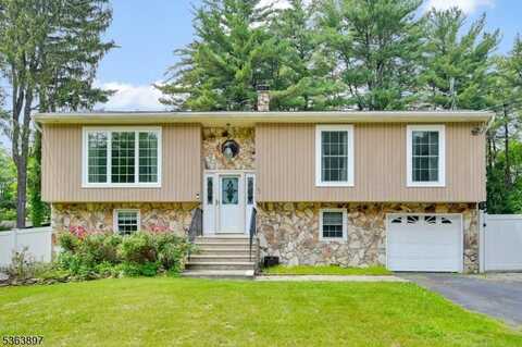 2 Fountain Dr, Ringwood, NJ 07456