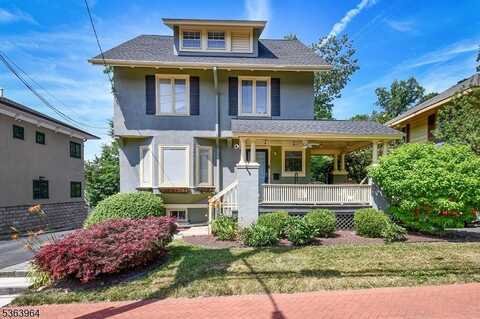 8 Inwood Place, Maplewood, NJ 07040