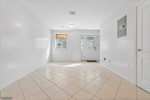 35 Clark St, Newark, NJ 07104