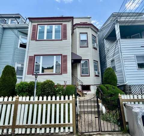 202 Kearney St, Paterson, NJ 07522