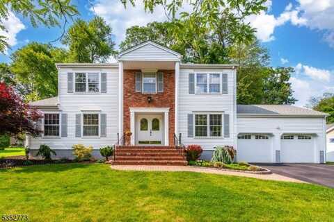 47 Robin Hood Way, Wayne, NJ 07470