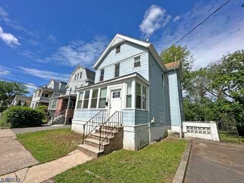 717 Valley St, Orange, NJ 07050