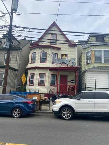 150 Redwood Ave, Paterson, NJ 07522
