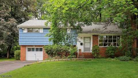 26 Collins Ave, Closter Boro, NJ 07624