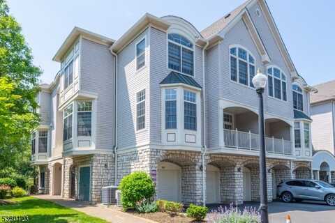 903 Regal Blvd, Livingston, NJ 07039
