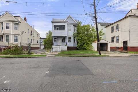 216 Oakwood Pl, Orange, NJ 07050