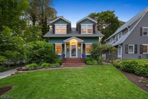 18 Park Ter, Montclair, NJ 07043