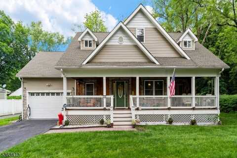 13 Brandt Ln, Bloomingdale, NJ 07403