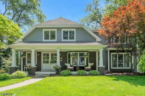 43 Heights Rd, Allendale, NJ 07401