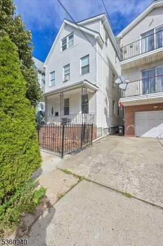907 Olive St., Elizabeth, NJ 07201