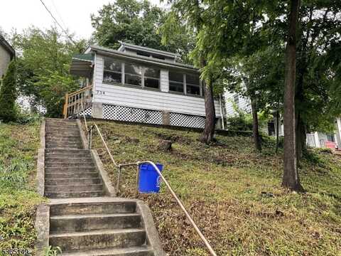 734 Broad St, Bloomfield, NJ 07003