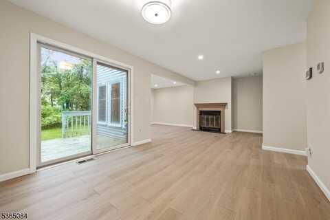 52 Arthurs Court, Berkeley Heights, NJ 07922