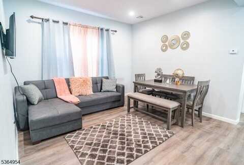 135 Fabyan Pl, Newark, NJ 07112