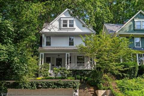 62 Mountain Ave, Summit, NJ 07901