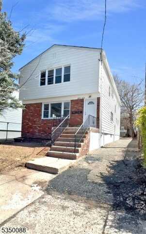 420-422 Fabyan Pl, Newark, NJ 07112