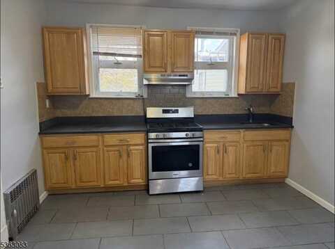 43 W 26Th St, Bayonne, NJ 07002