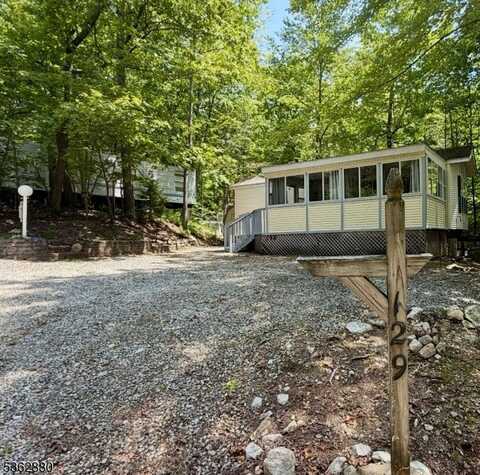 129 Sycamore Village, Vernon, NJ 07461