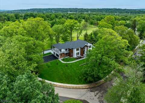 60 Baker Rd, Livingston, NJ 07039