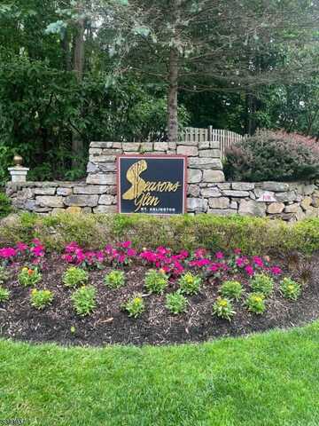 25 Maple Ln, Mount Arlington, NJ 07856