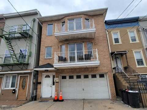 11 Wallis Ave, Jersey City, NJ 07306