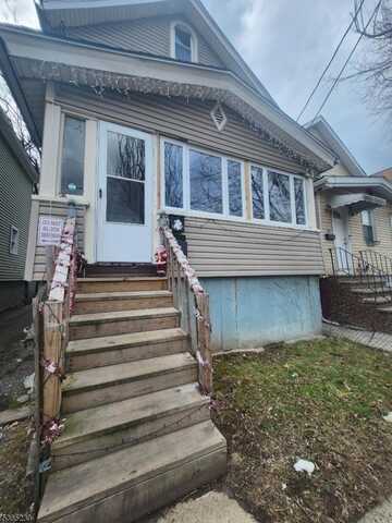 216 Wallace St, Orange, NJ 07050
