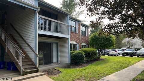 42 Crabapple Ln, Franklin, NJ 08823