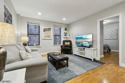 3315 Pleasant Ave, Union City, NJ 07087