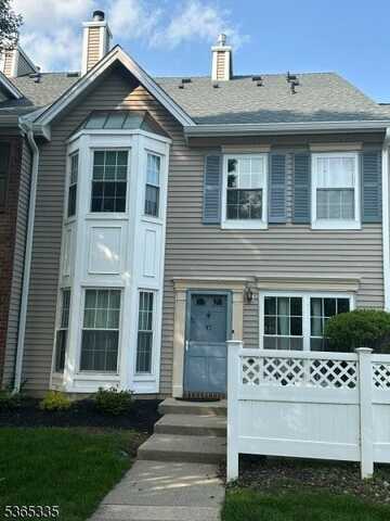 360 Hadleigh Ln, North Brunswick, NJ 08902