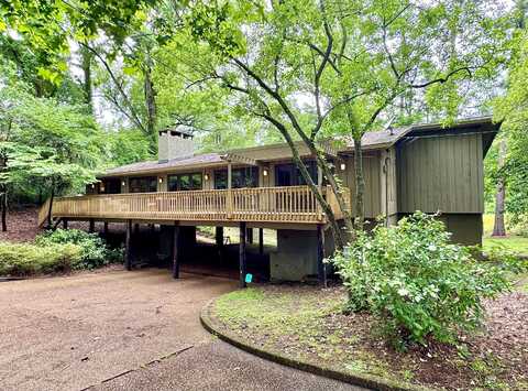 1711 Pleasant Ridge Cir, Columbus, MS 39701