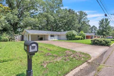 704 Cypress Rd, Starkville, MS 39759
