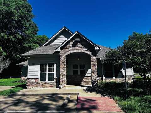 133 E REAGAN, Palestine, TX 75801