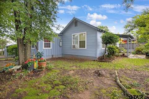 2200 N Horn Ave, Tyler, TX 75702