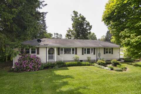 312 Holt Ln, Lewisburg, WV 24901