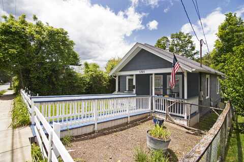 1321 E Main St, White Sulphur Springs, WV 24986