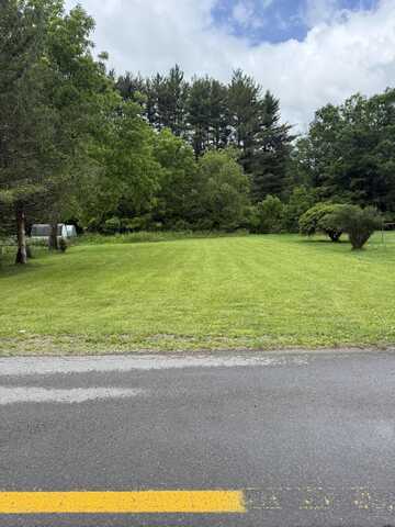 402 13th St, Rainelle, WV 25962