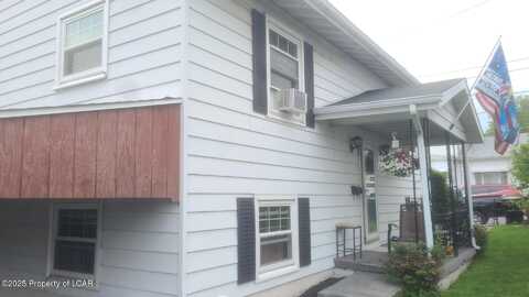 22 E Clay Avenue, West Hazleton, PA 18202